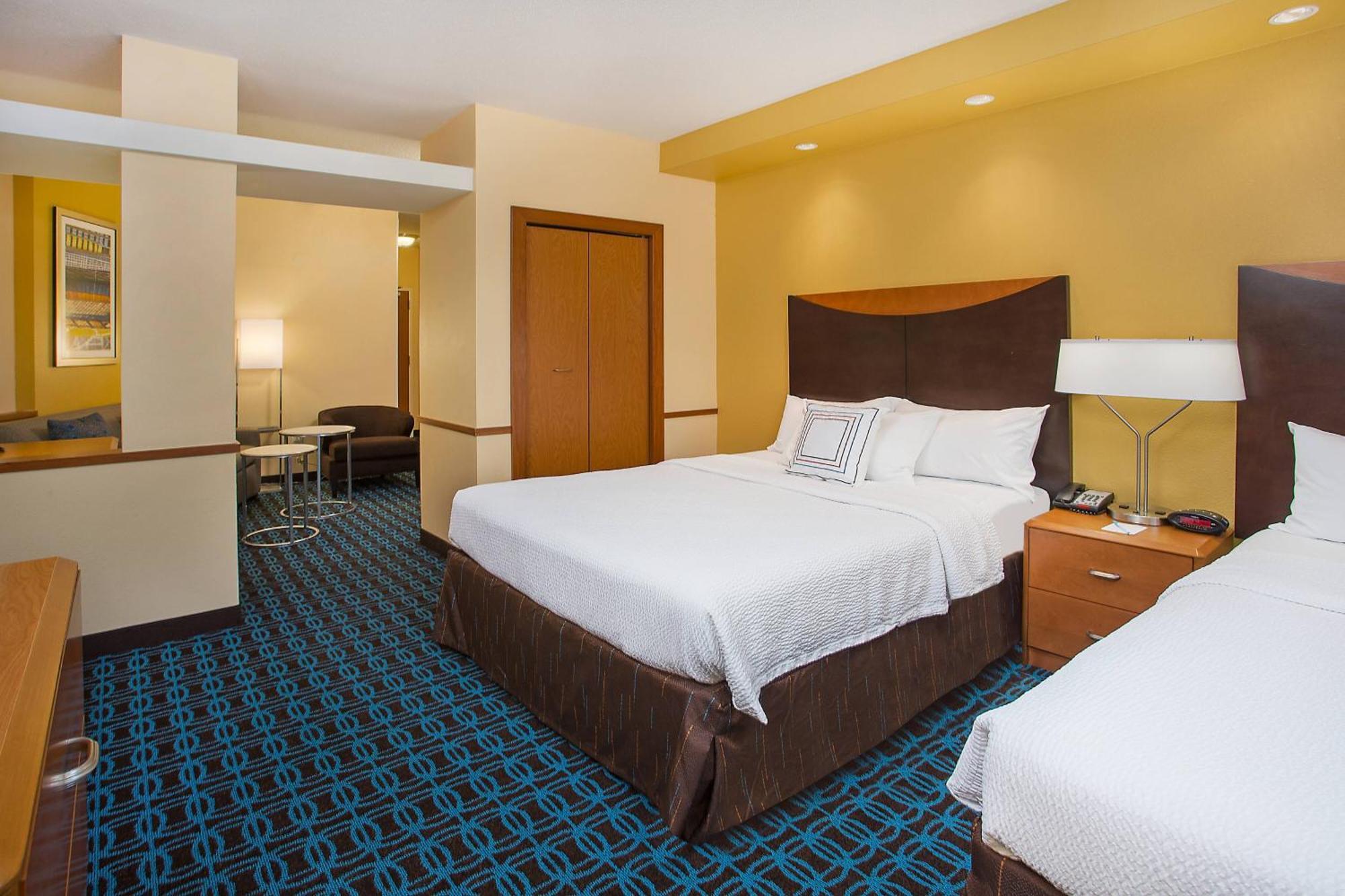 Fairfield Inn & Suites Кодак Екстериор снимка